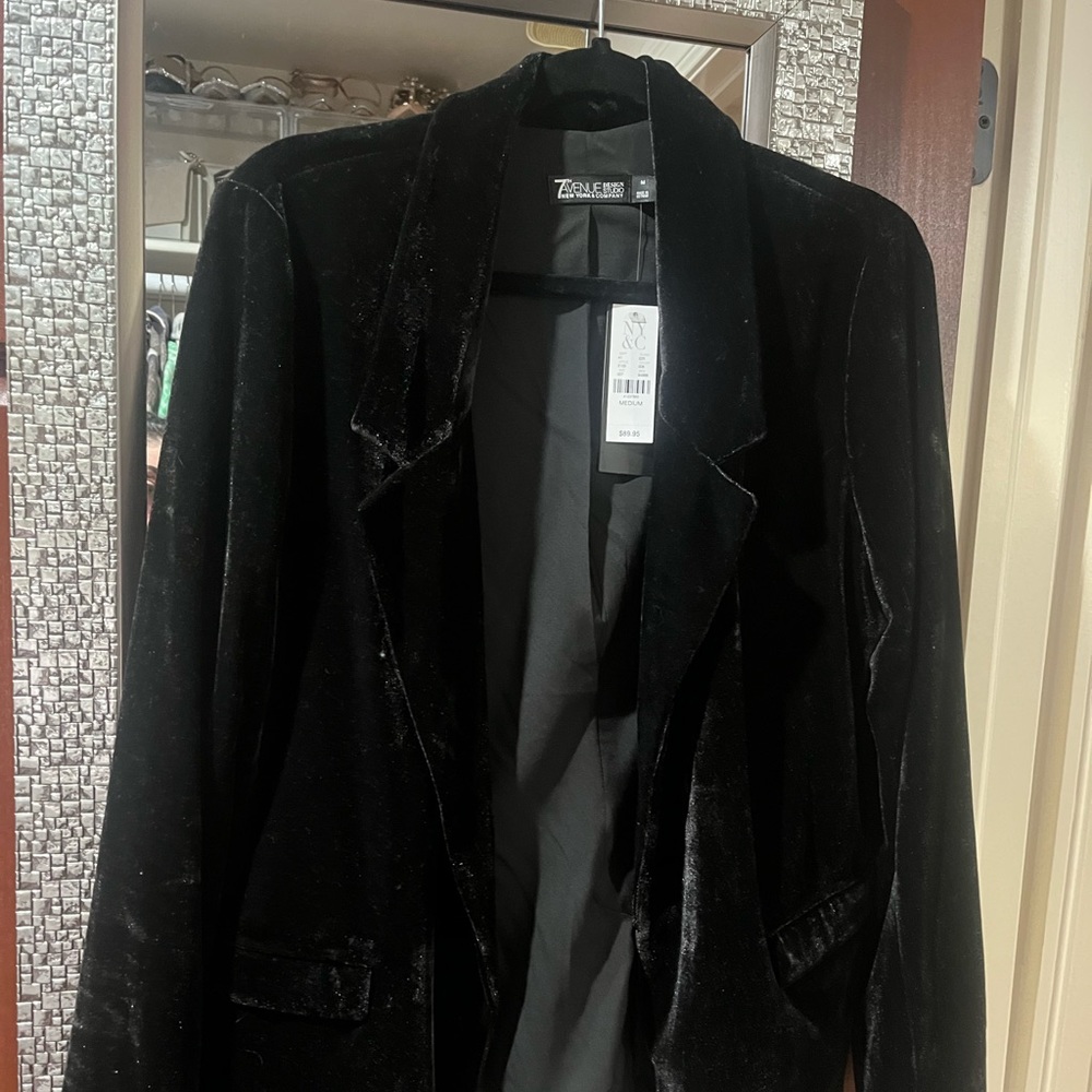 Velvet blazer size medium NWT